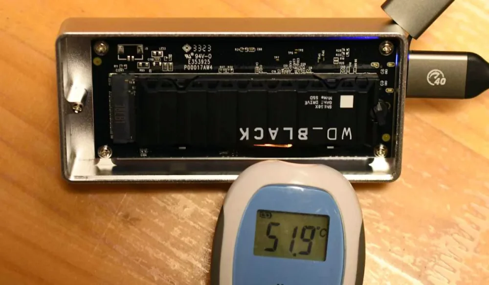 ファイルコピー中のWD-SN850X HSヒートシンク温度は51.9℃(室温24℃)