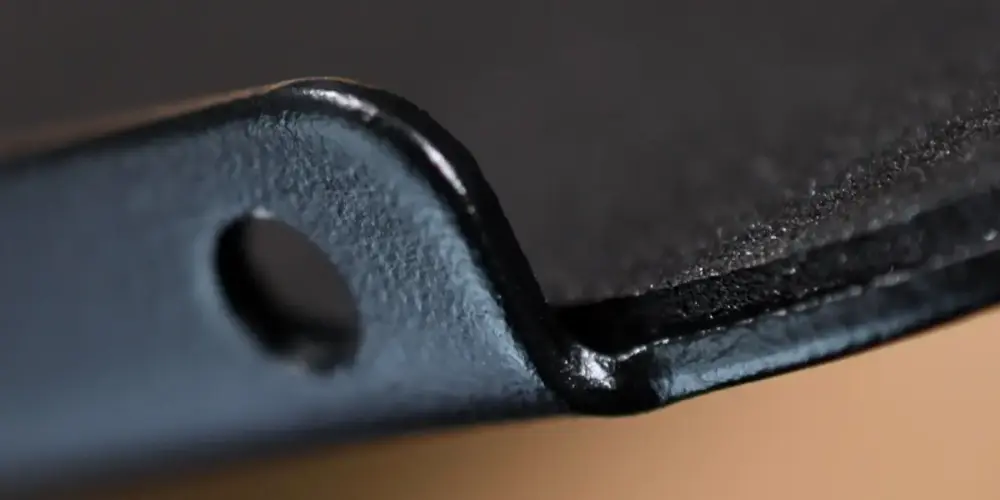 Pholiten社のモニターアーム補強プレート表プレート固定穴と板厚